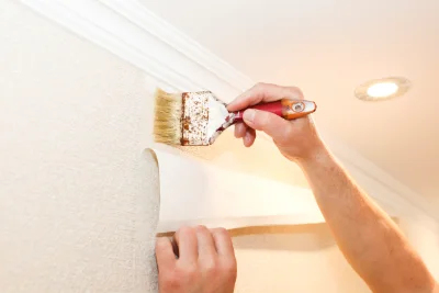 Pose de papier peint à Crosville-sur-Scie — revêtements muraux et toiles de verre